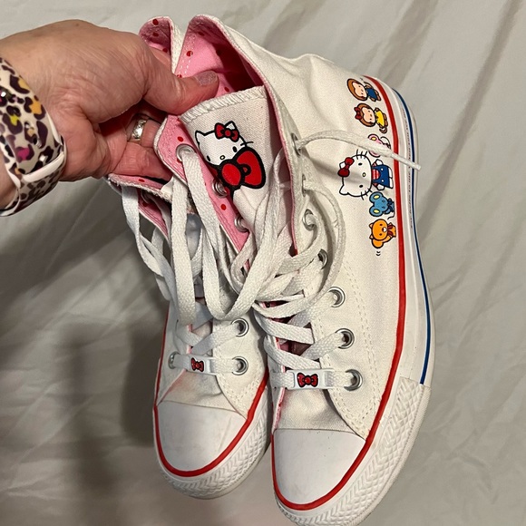 SOLD!!! Sz 8 Womens Converse Sanrio Hello Kitty Collab Hi Tops - Picture 8 of 14